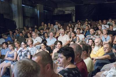 A nézők|Ilovszky Béla