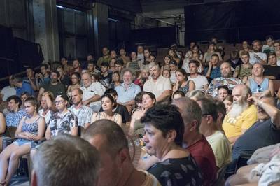 A nézők|Ilovszky Béla