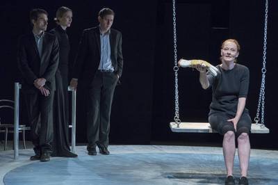 Kovács Krisztián, Grisnik Petra, Molnár Gusztáv, Mészáros Sára (elől)|Ilovszky Béla