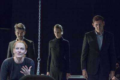 Kovács Krisztián, Grisnik Petra, Molnár Gusztáv, Mészáros Sára (elől)|Ilovszky Béla