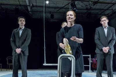 Kovács Krisztián, Grisnik Petra, Molnár Gusztáv, Mészáros Sára (elől)|Ilovszky Béla