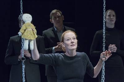 Kovács Krisztián, Molnár Gusztáv, Grisnik Petra, Mészáros Sára (elől)|Ilovszky Béla